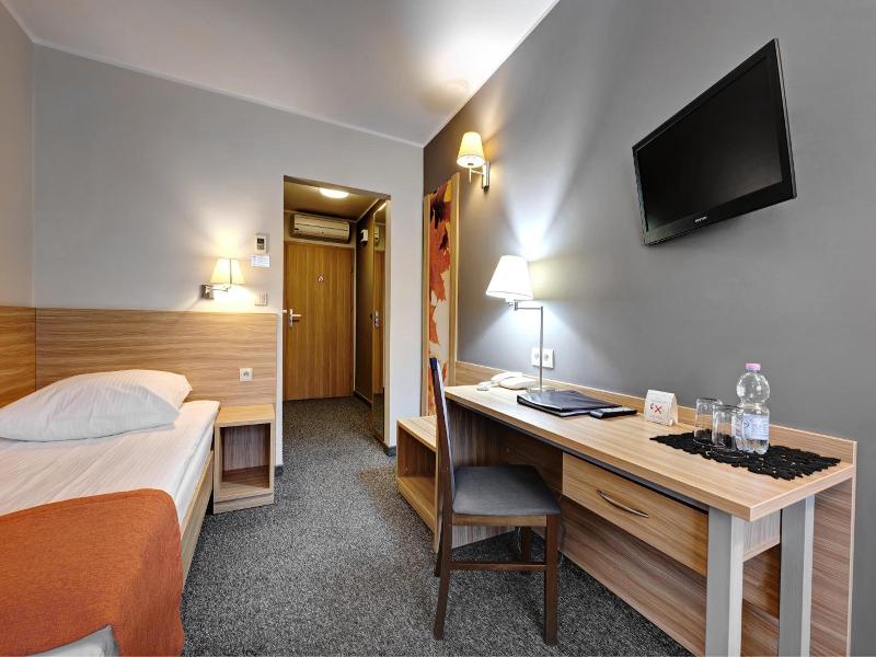 Hotel Le Ony image