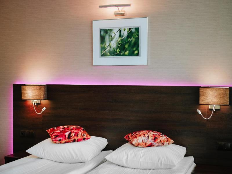 Hotel Le Ony image