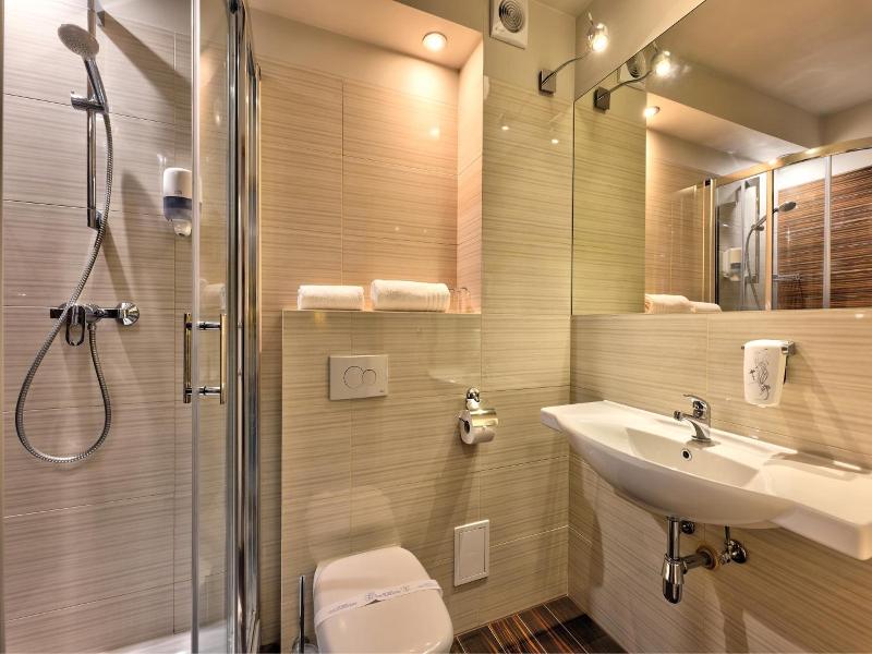 Hotel Le Ony image