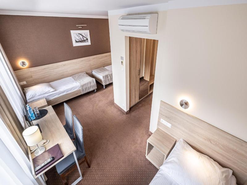 Hotel Le Ony image