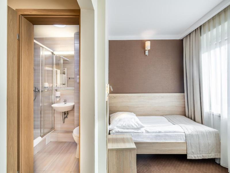 Hotel Le Ony image