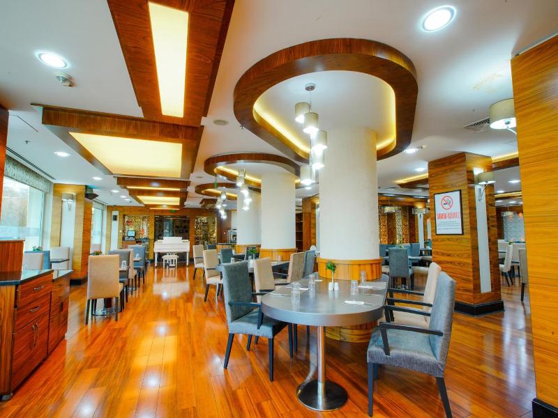 New Park Hotel image
