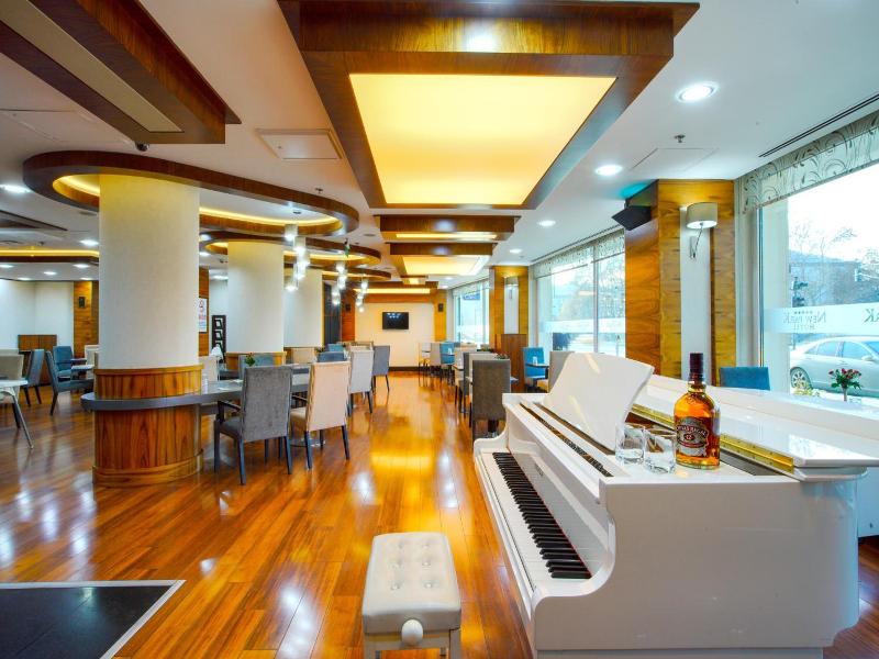 New Park Hotel image