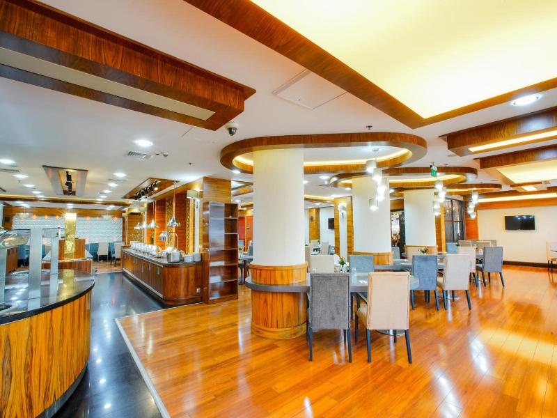 New Park Hotel image