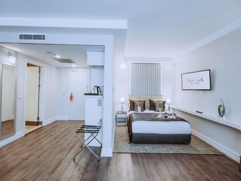New Park Hotel image