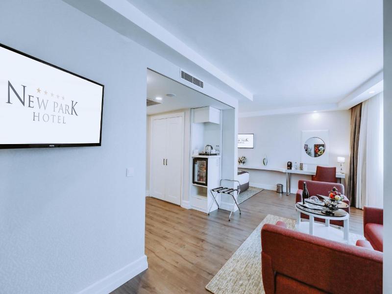 New Park Hotel image