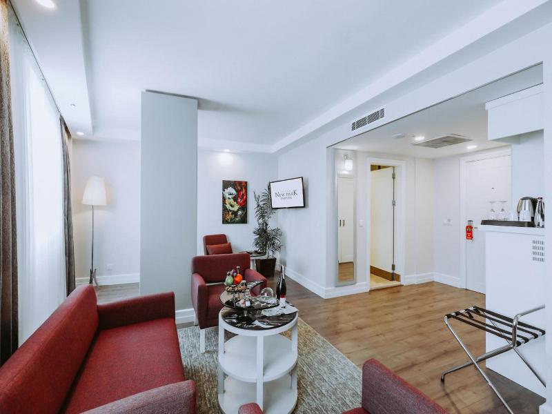 New Park Hotel image