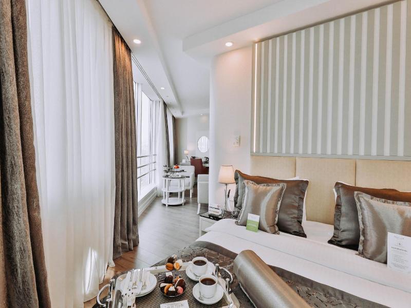 New Park Hotel image
