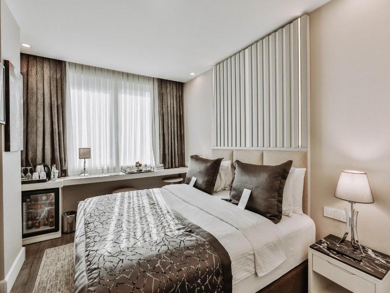 New Park Hotel image