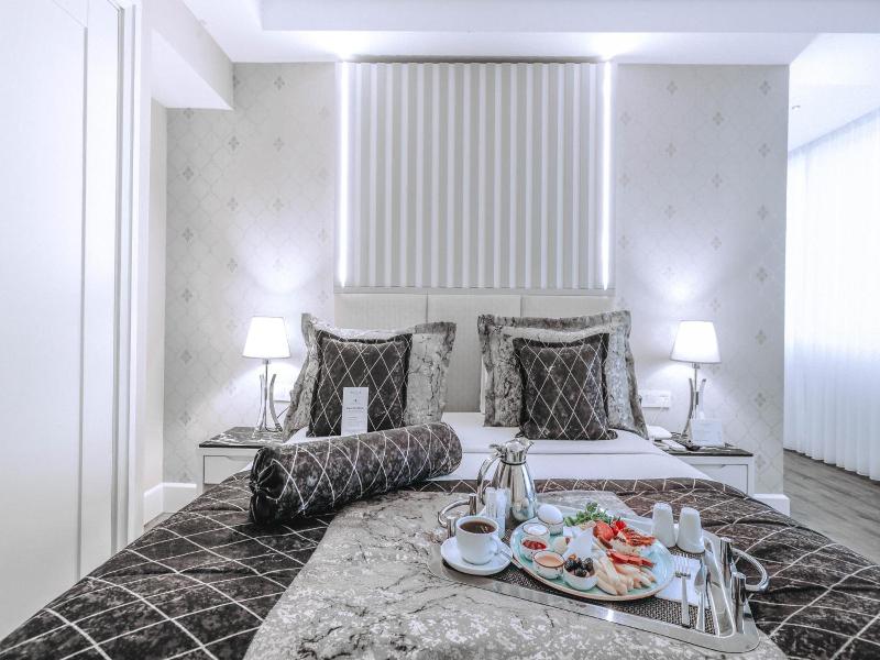 New Park Hotel image