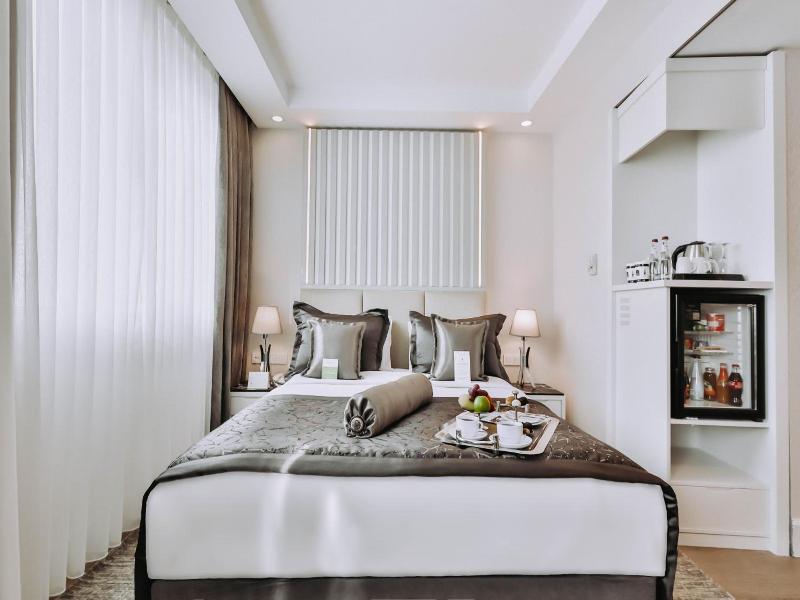 New Park Hotel image
