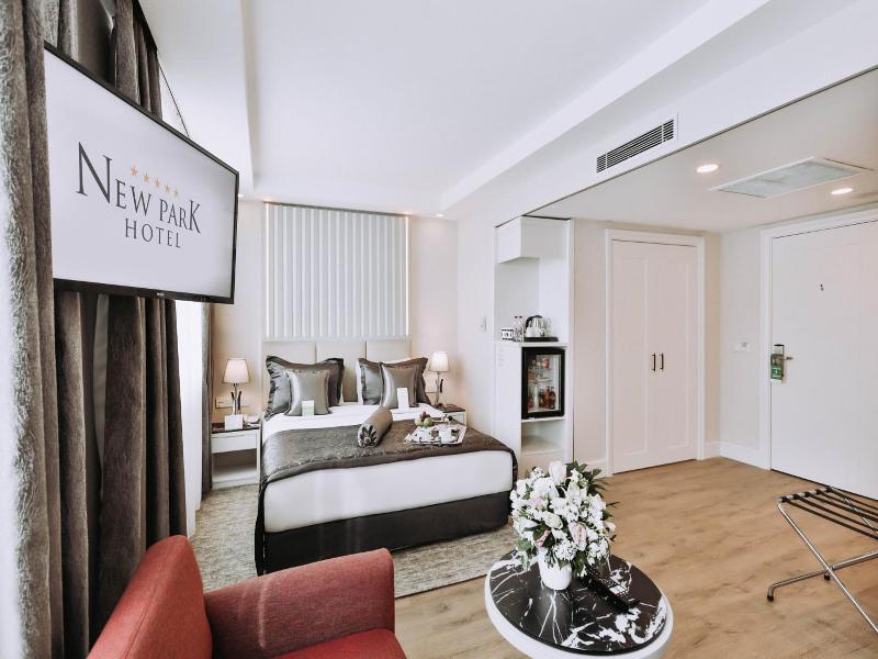 New Park Hotel image
