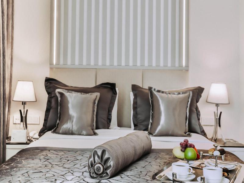 New Park Hotel image