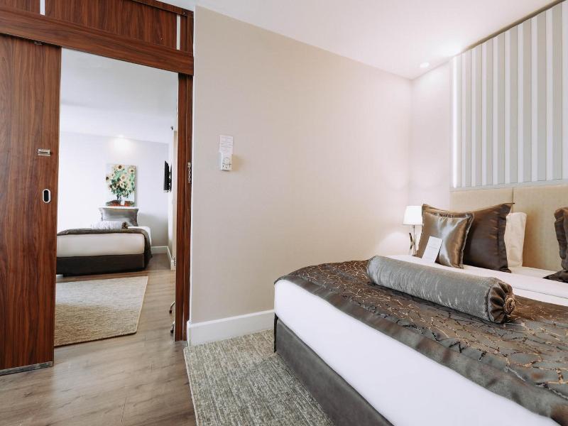 New Park Hotel image