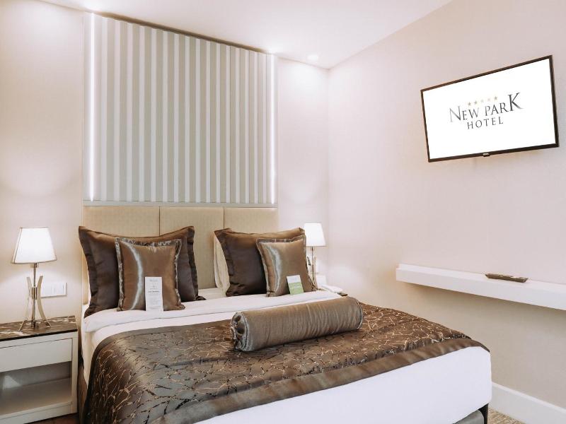 New Park Hotel image