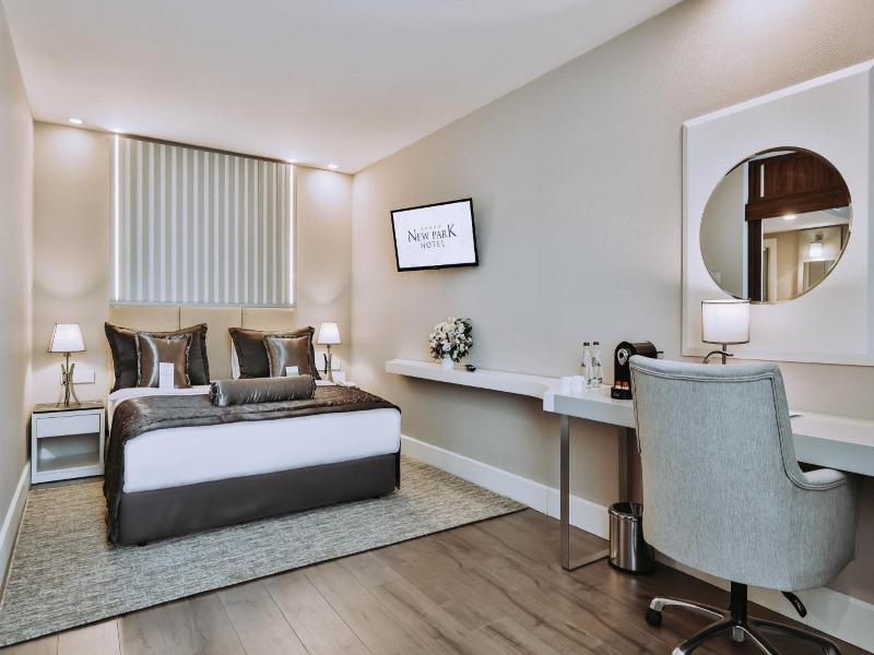 New Park Hotel image