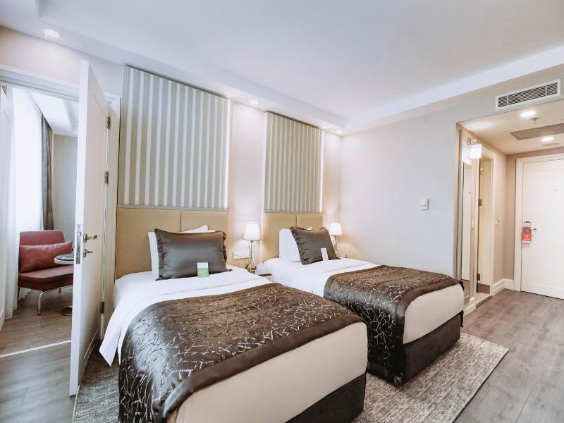 New Park Hotel image