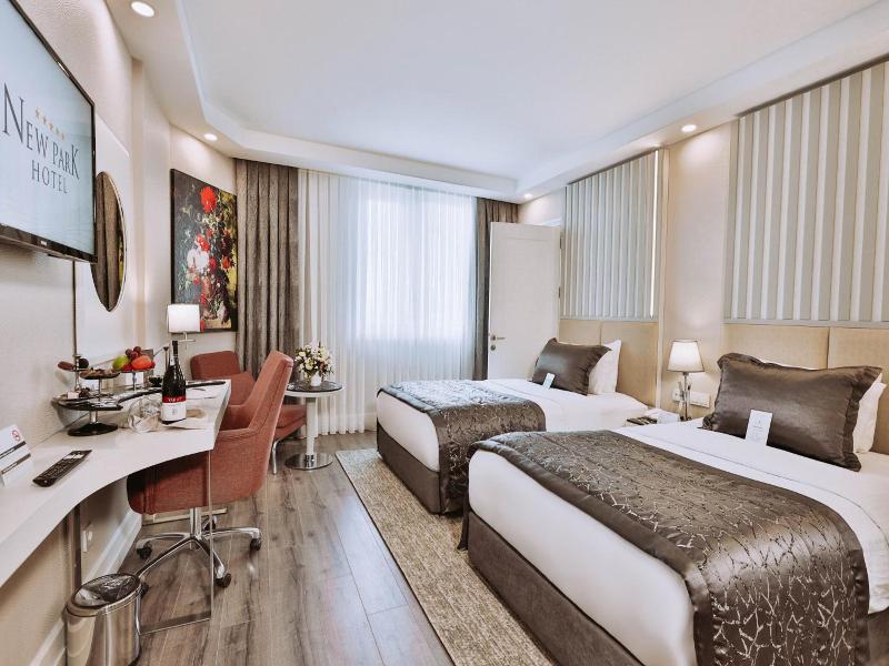 New Park Hotel image
