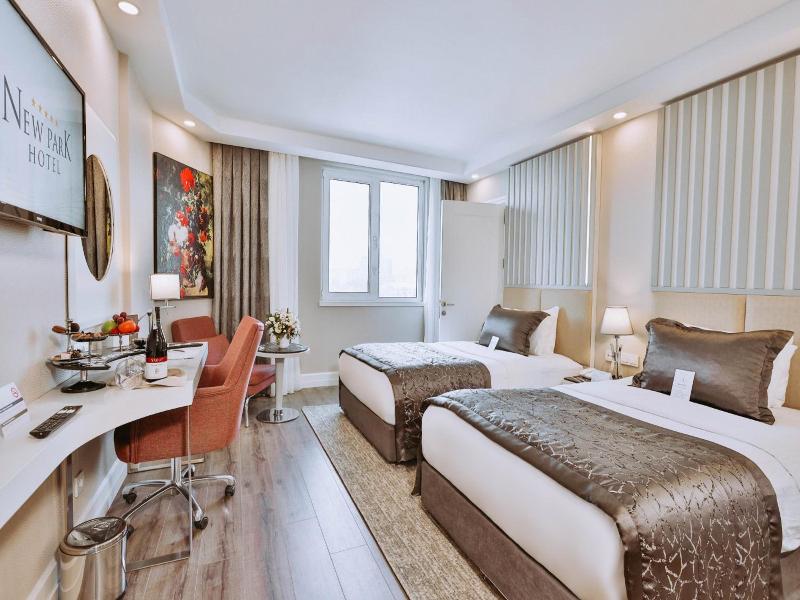 New Park Hotel image