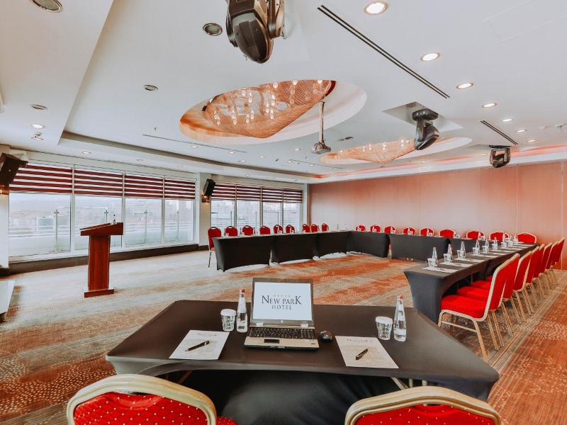 New Park Hotel image