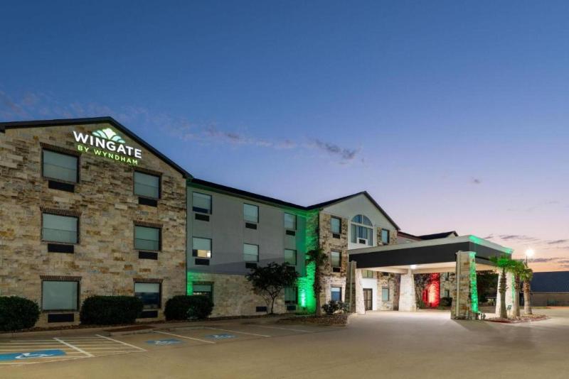 Hawthorn Extended Stay by Wyndham College S. South