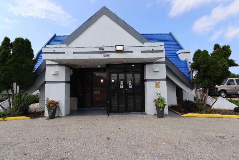 Travelodge By Wyndham Milwaukee image