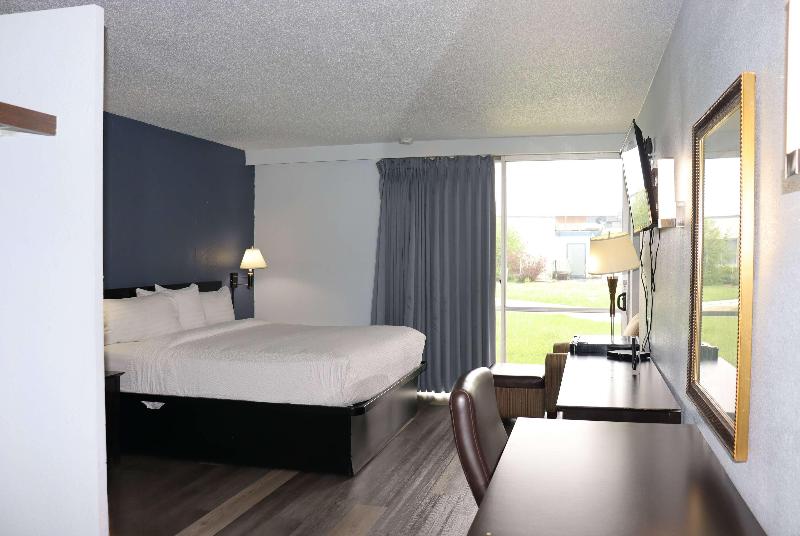 Travelodge By Wyndham Milwaukee image