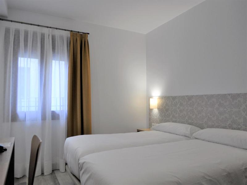 Hostal Restaurante Villa De Brihuega image