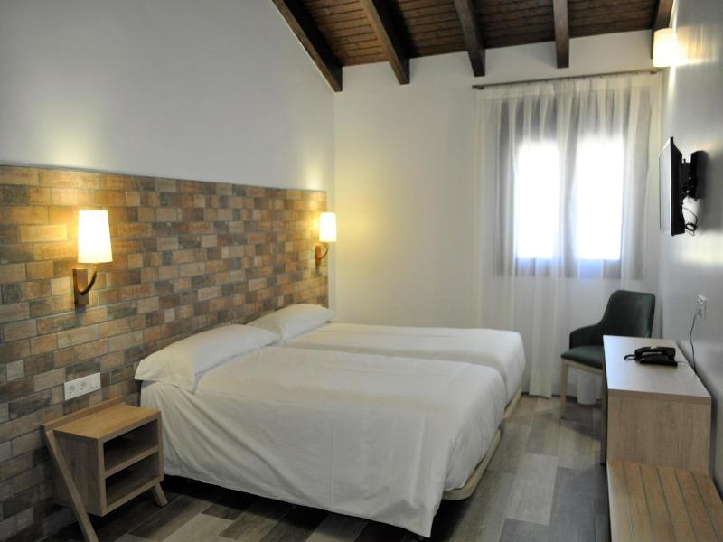 Hostal Restaurante Villa De Brihuega image