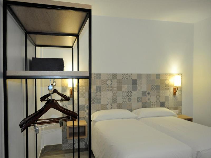 Hostal Restaurante Villa De Brihuega image