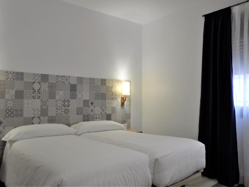 Hostal Restaurante Villa De Brihuega image