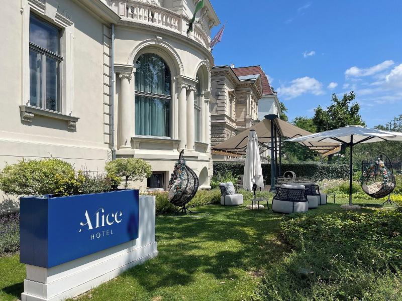 Alice Hotel image