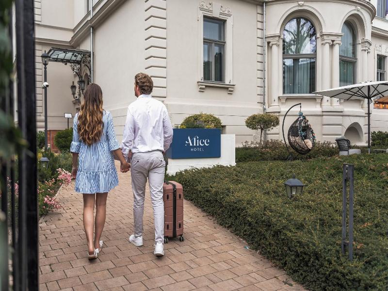 Alice Hotel image