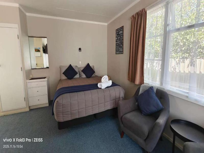 Chanel Court Motel image