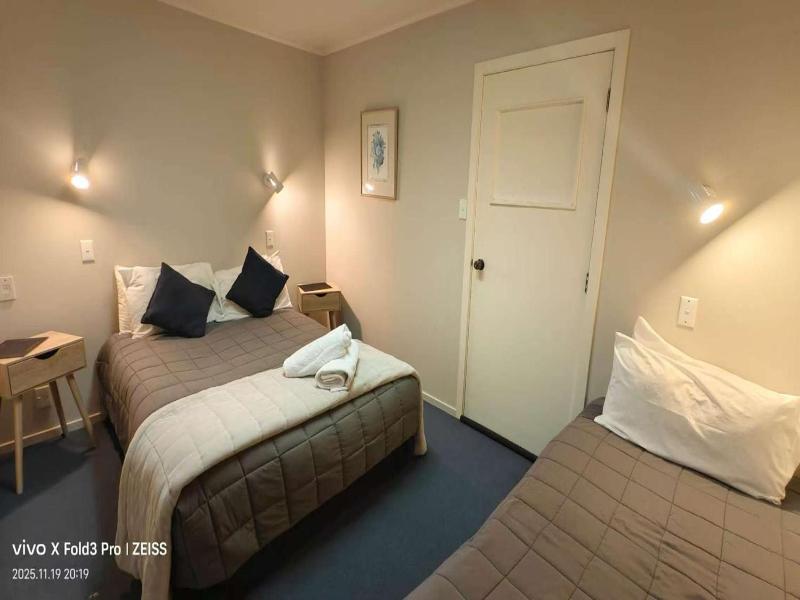 Chanel Court Motel image