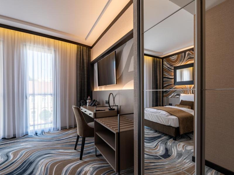 Hotel Debrecen image