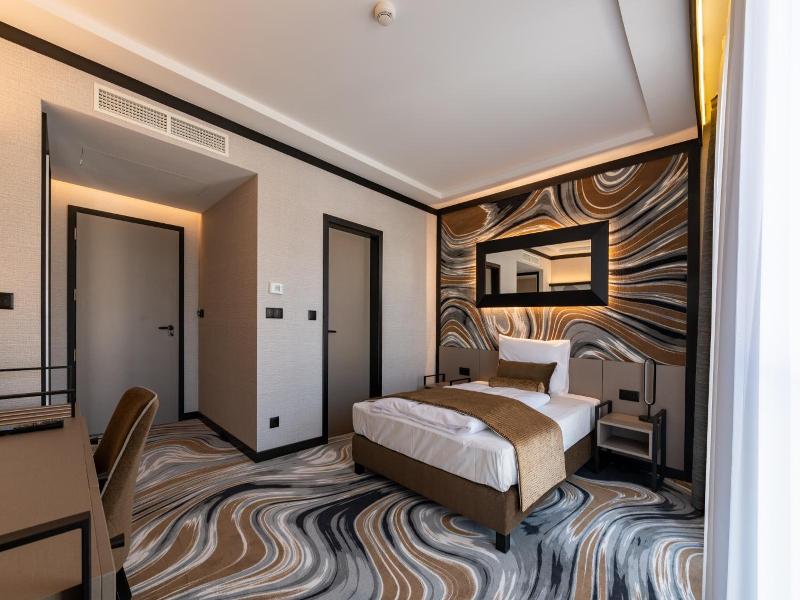 Hotel Debrecen image