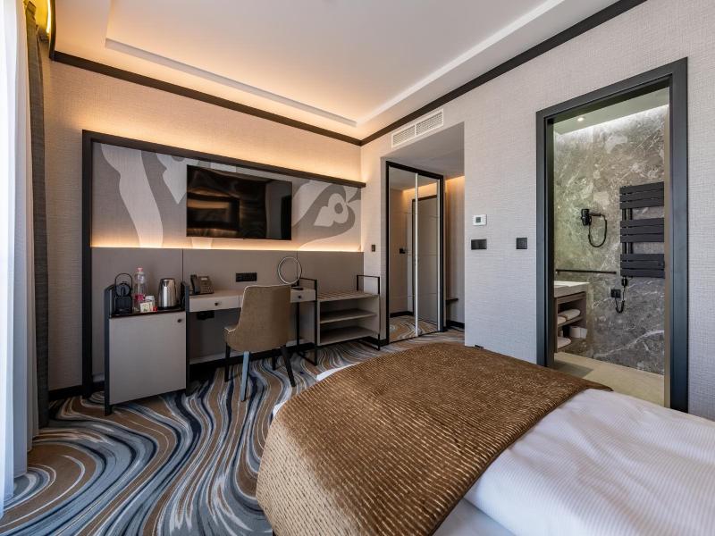Hotel Debrecen image
