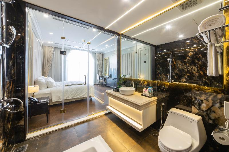 Adamo Hotel Hung Yen image