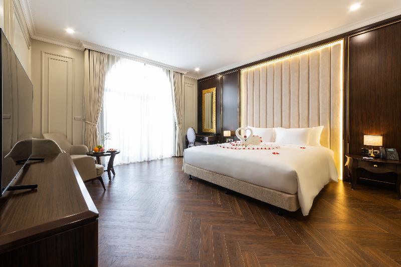Adamo Hotel Hung Yen image