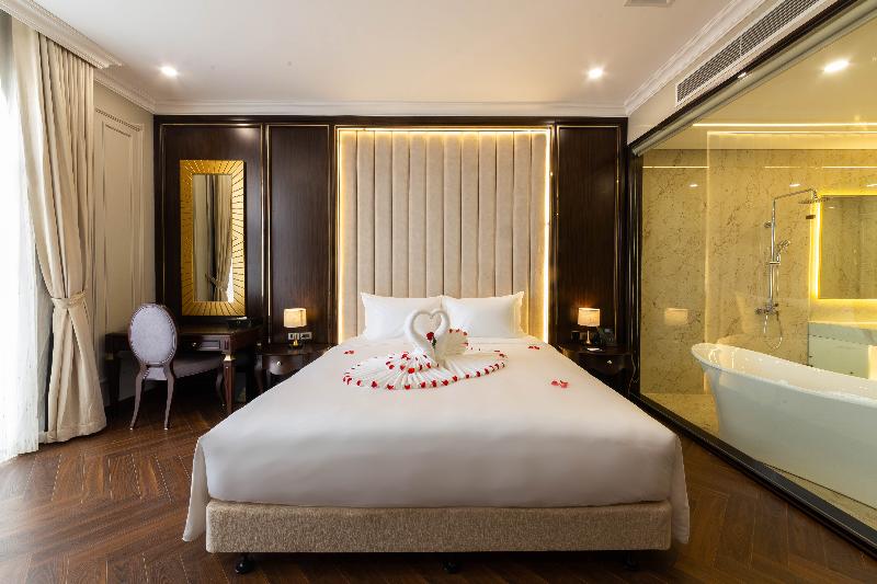Adamo Hotel Hung Yen image