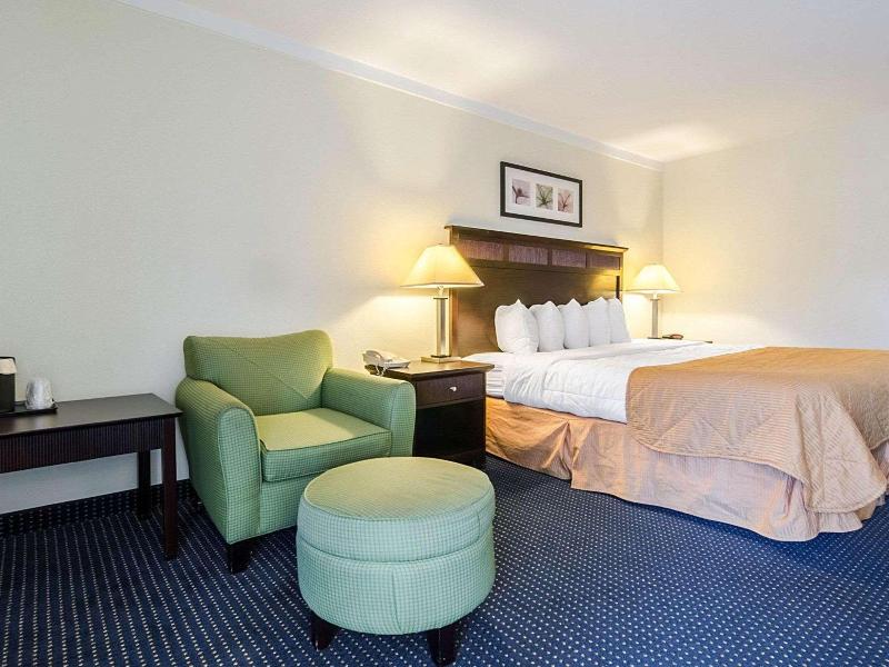 Rodeway Inn & Suites Williamsburg Central image