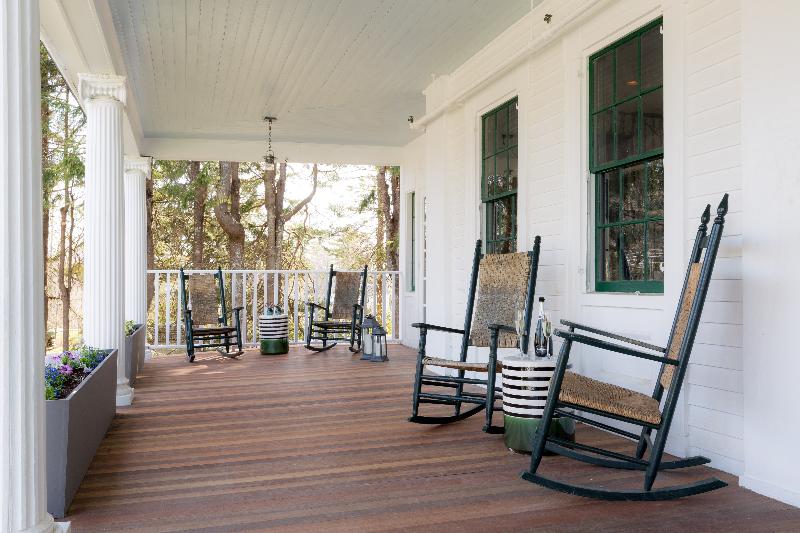 Whitehall Inn image