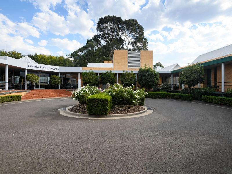 Lakeside Hotel And Conference Centre image
