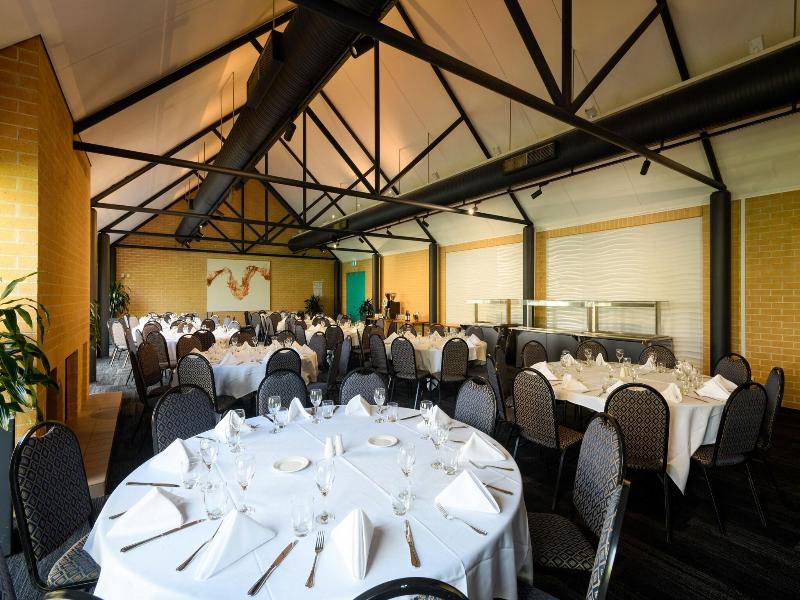 Lakeside Hotel And Conference Centre image