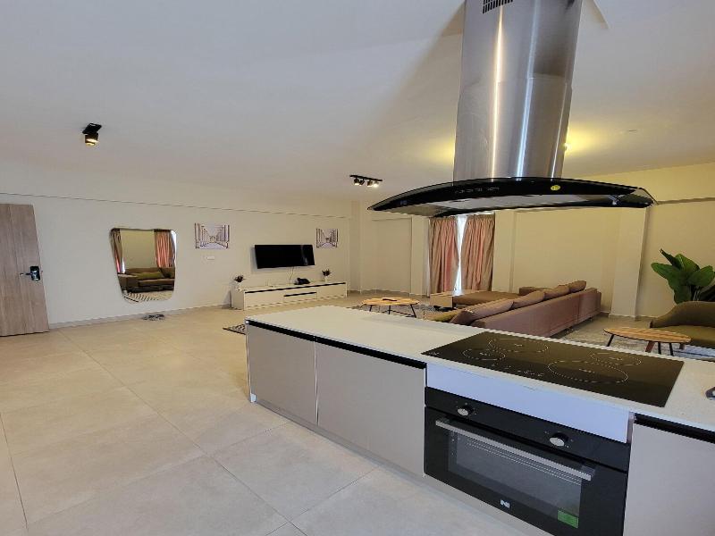 Zarafa Suites Hotel image