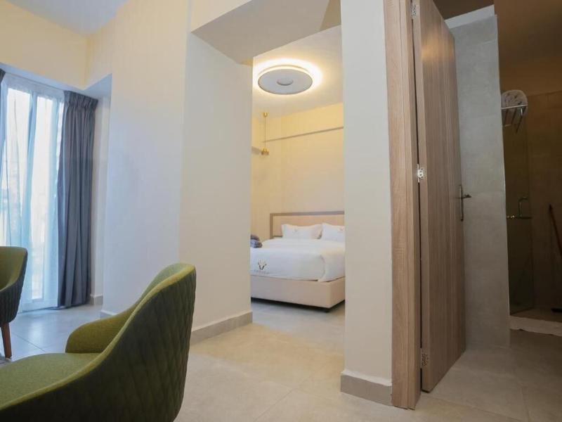 Zarafa Suites Hotel image