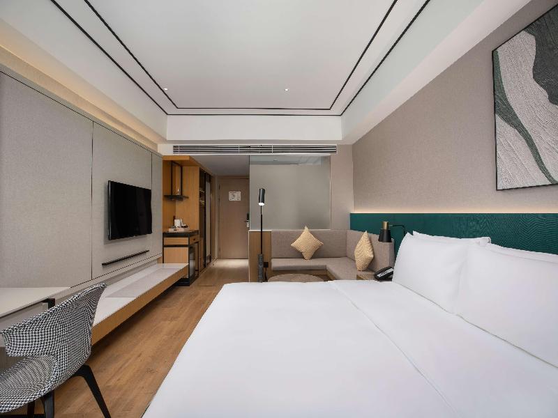 Hilton Garden Inn Xiamen Bailuzhou Park image