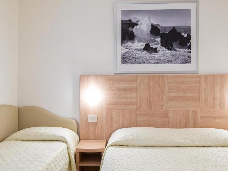 Hotel Corinna image