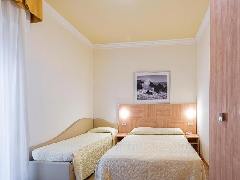 Hotel Corinna image